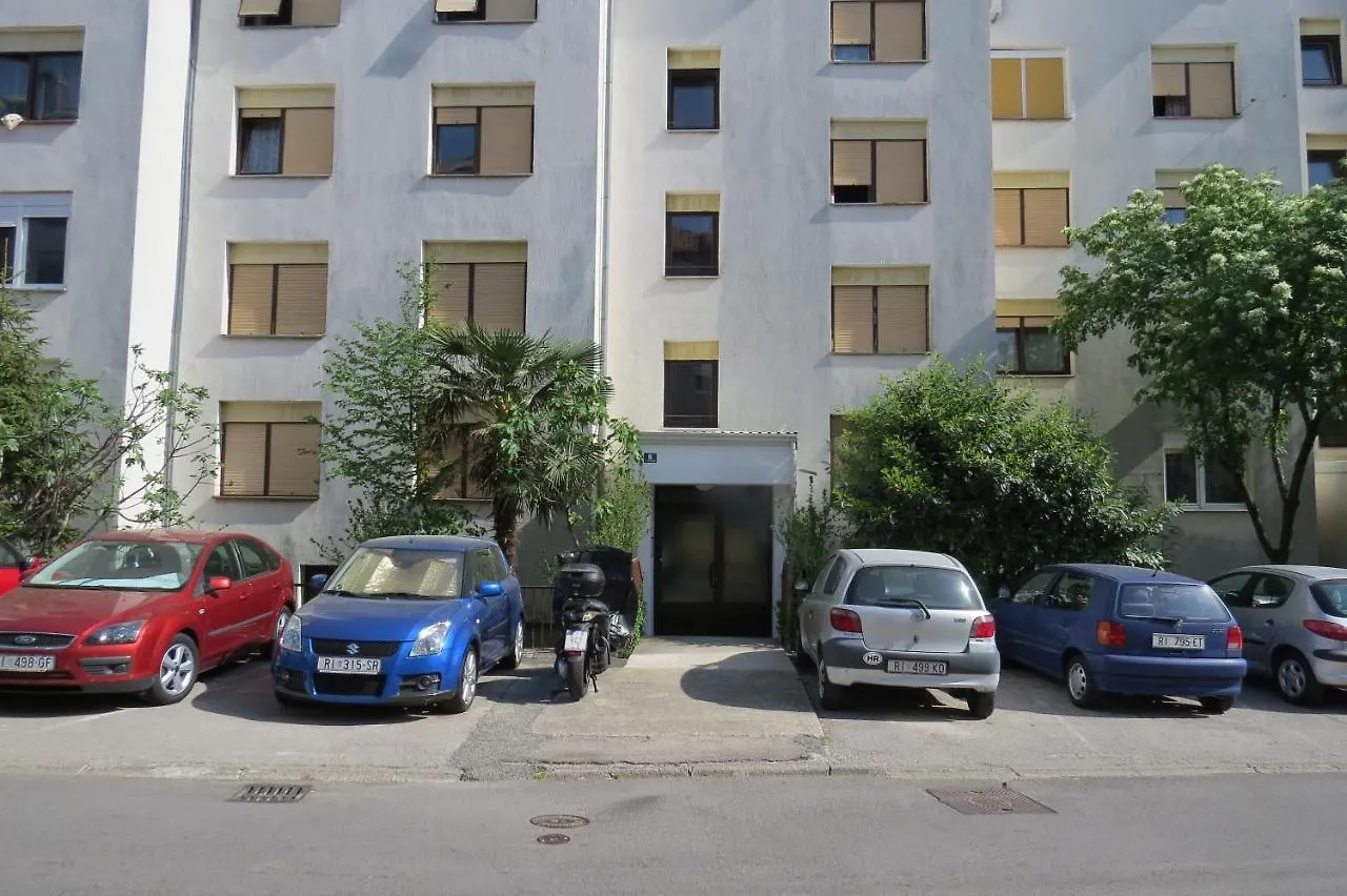Apartments With Wifi Rijeka - 15333
